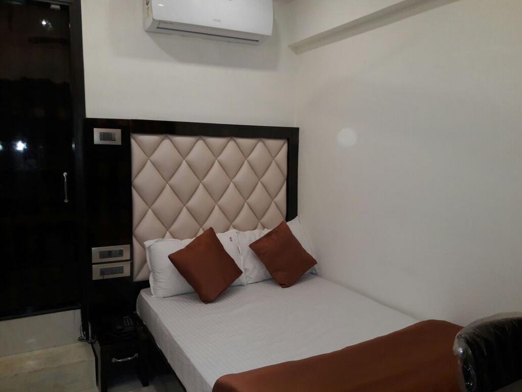 Hotel Karishma Bombay Exterior foto