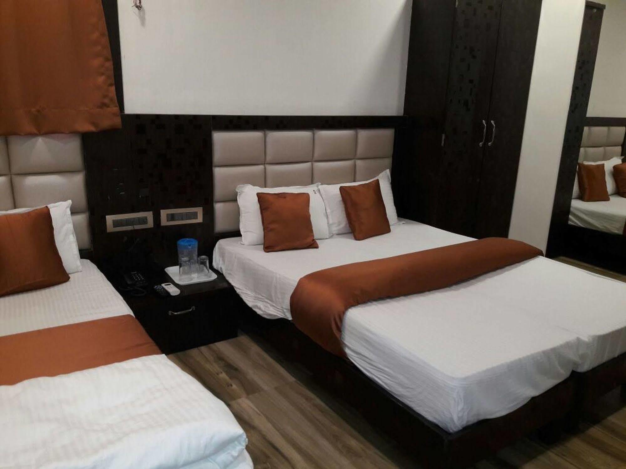 Hotel Karishma Bombay Exterior foto