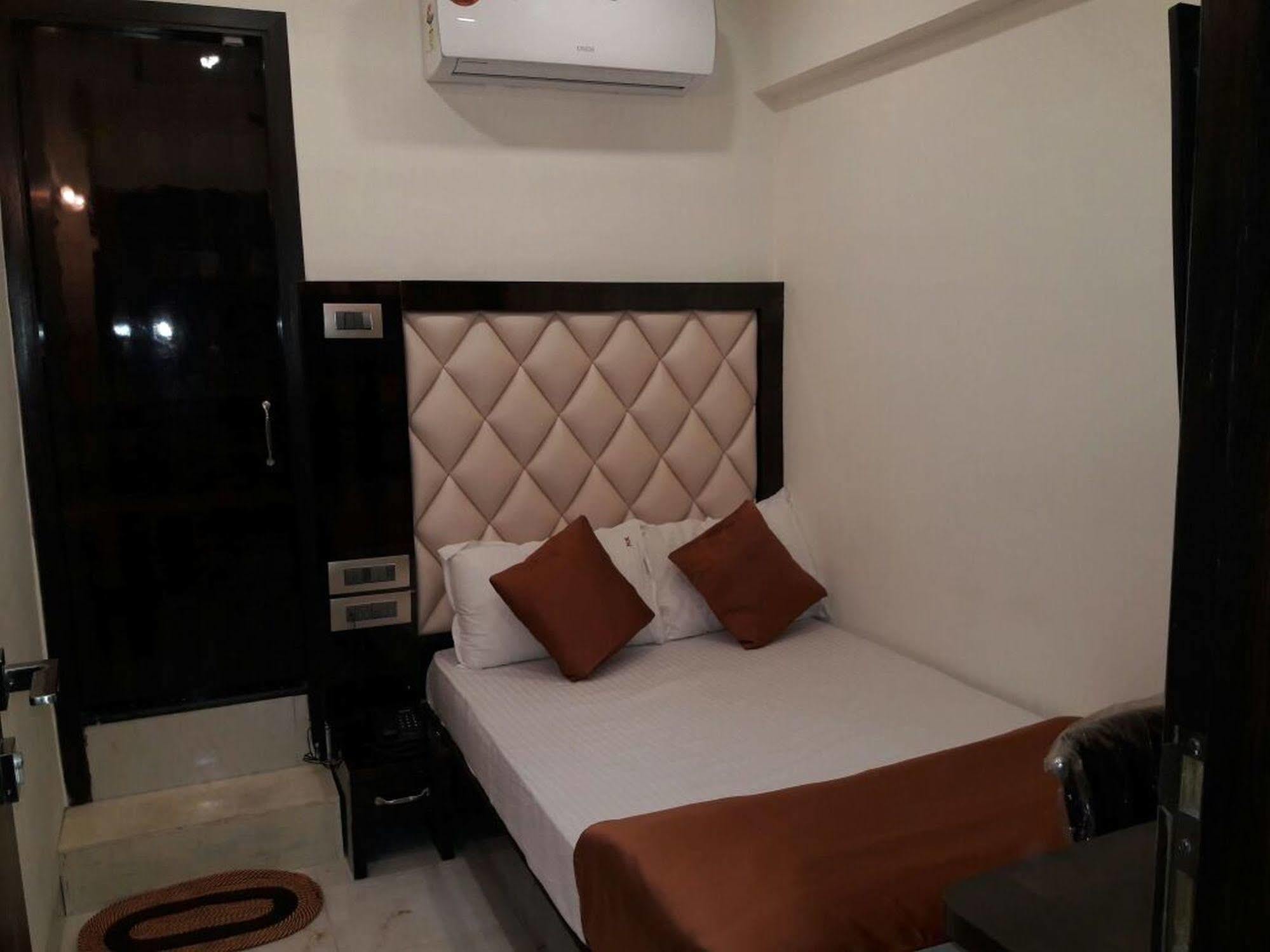 Hotel Karishma Bombay Exterior foto