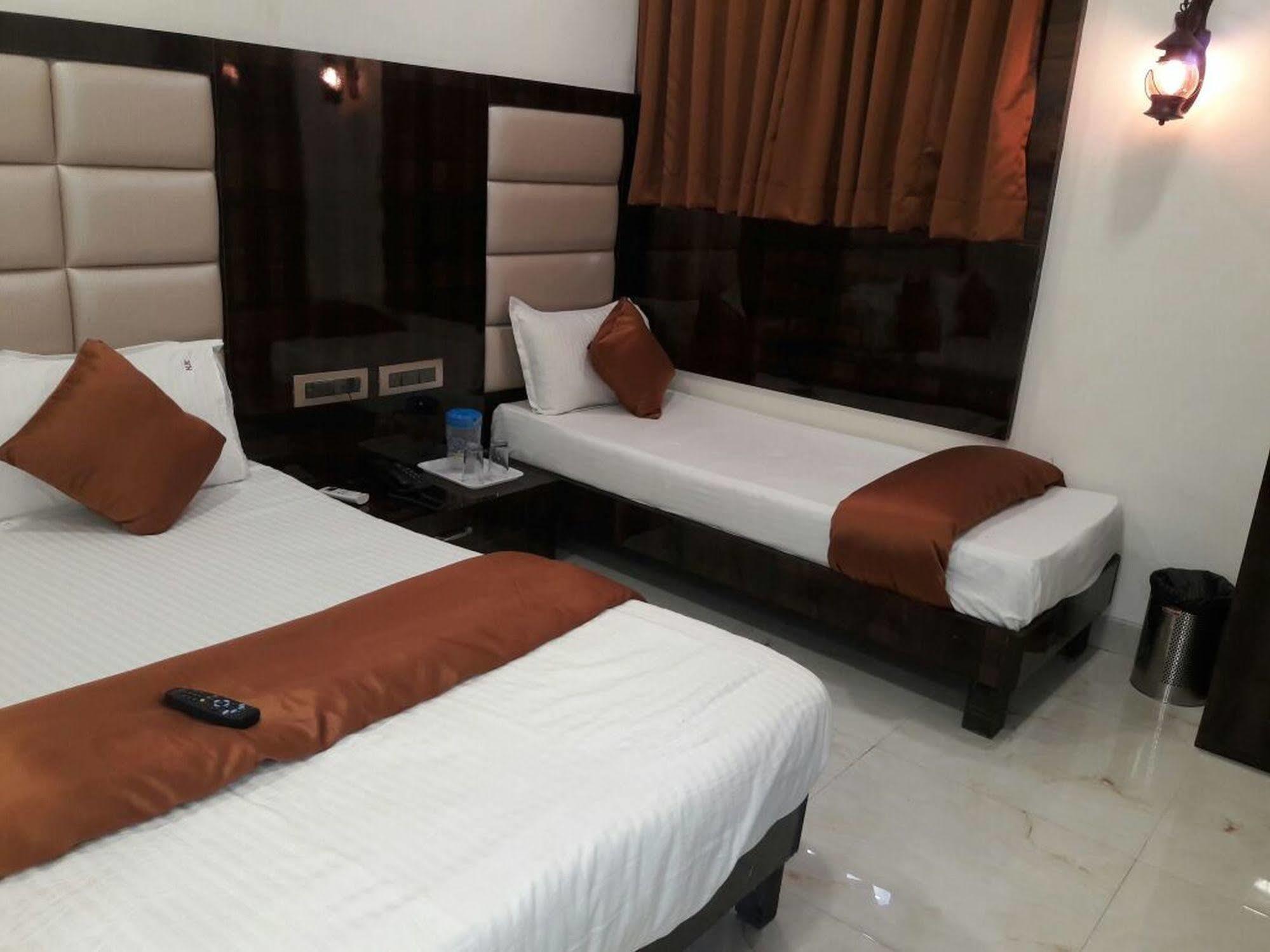 Hotel Karishma Bombay Exterior foto